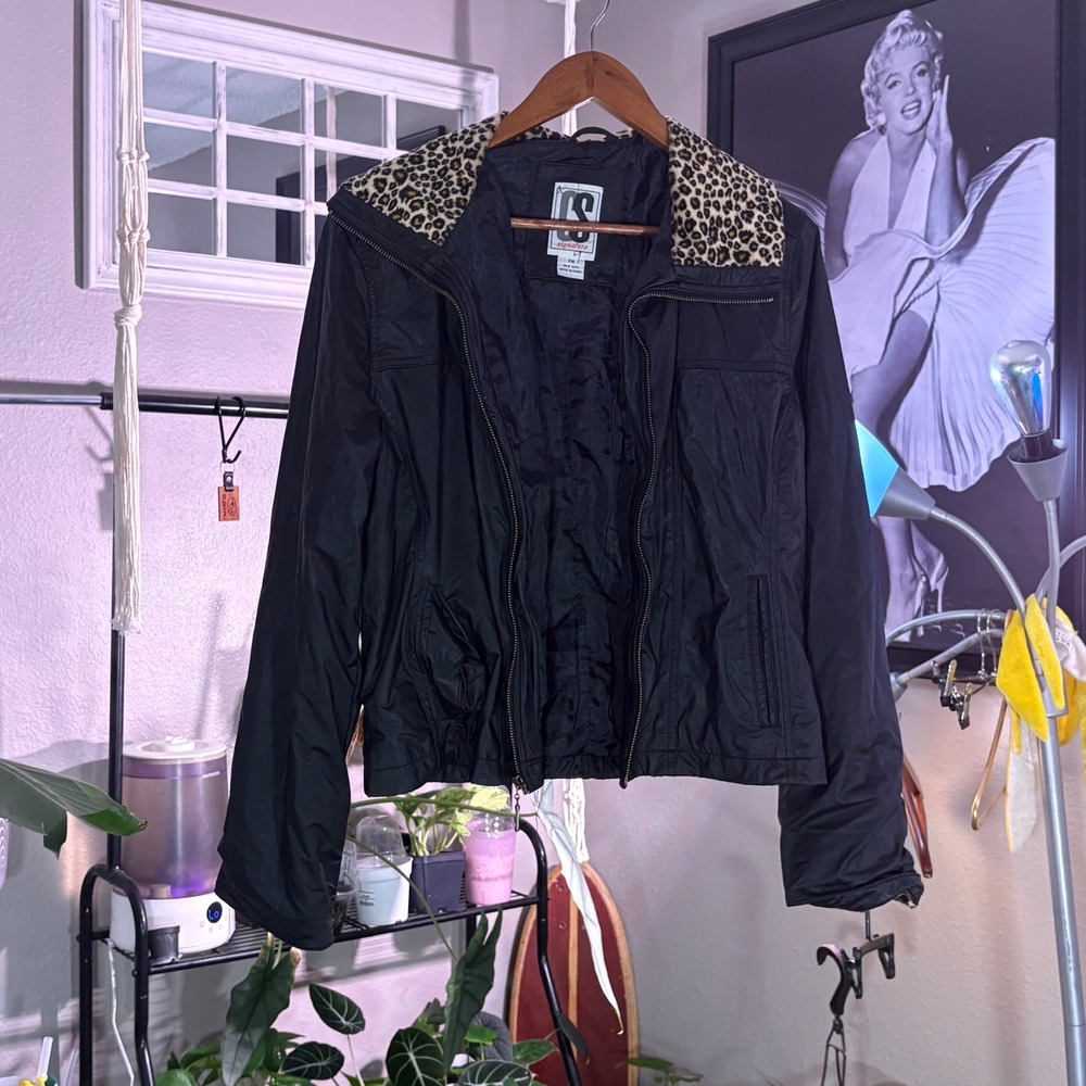 CS Signature Black‎ Jacket with Leopard Print Collar Petite Medium